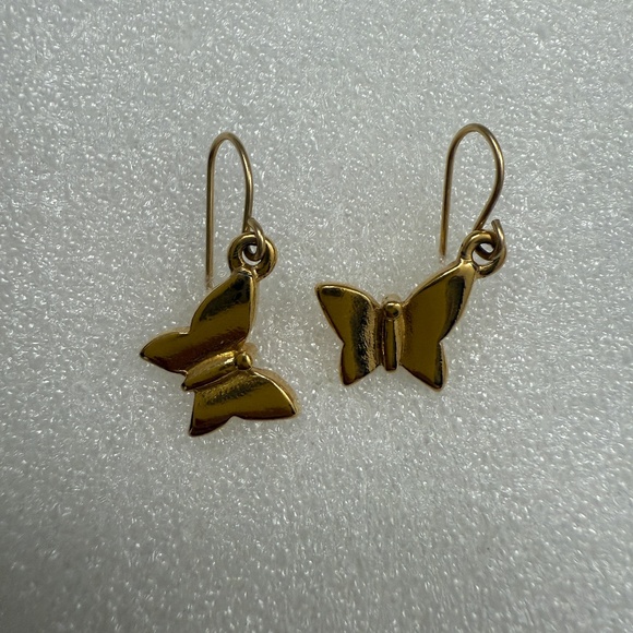 Small Butterfly on‎ hook drop earrings - Picture 5 of 5